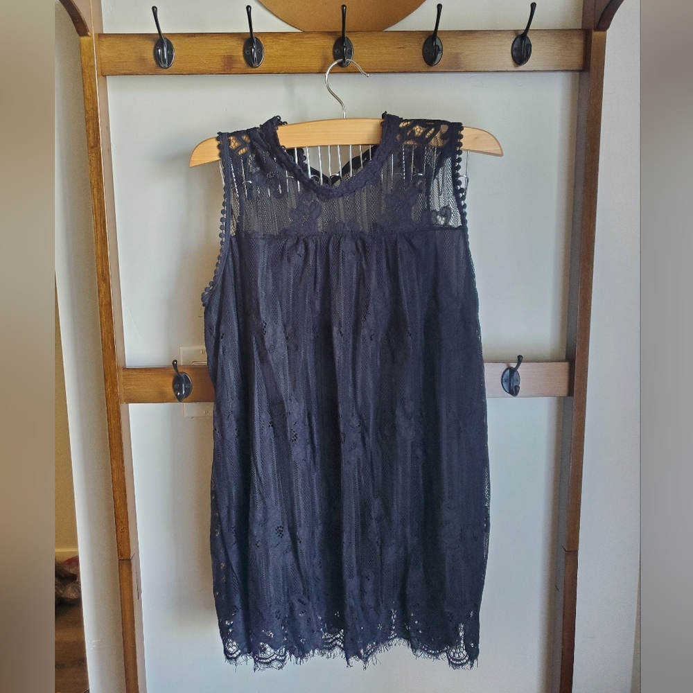 Paper + Tee BLACK Lace Sleeveless Long Blouse